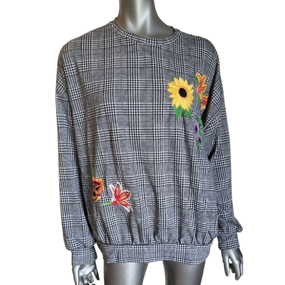 262. Zara Plaid Floral Embroidered Women's Top Sweatshirt - Size Medium